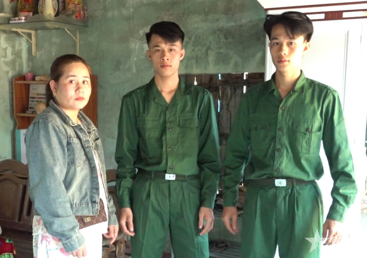 Anh em sinh đôi viết tiếp ước mơ tuổi 18